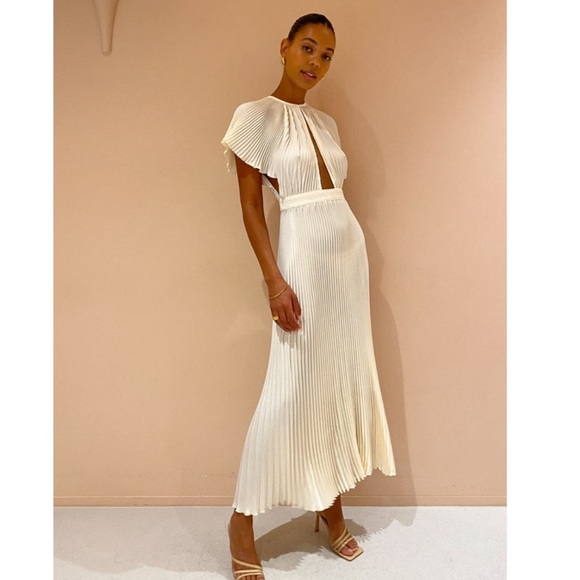 L’IDEE WOMAN Theatre Gown *WORN ONCE* - Picture 1 of 9